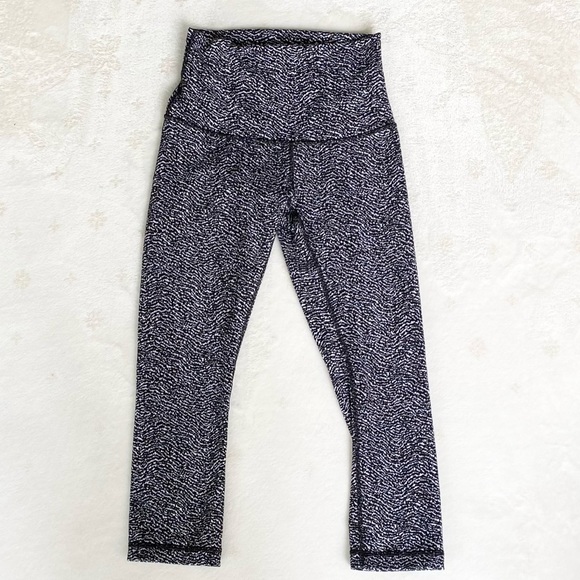 Lululemon Wunder Under Hi-Rise 1/2 Tight 17” - Picture 3 of 6